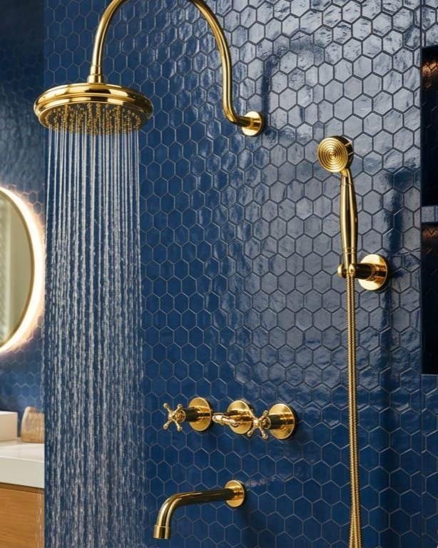 Unlacquered Brass Wall Mounted Shower System, Rain Shower Faucet – close-up of the finish