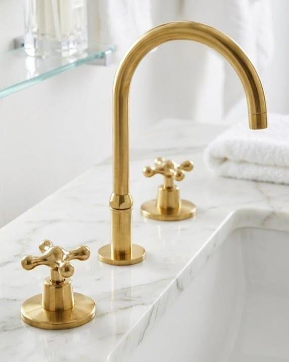 Solid Brass Widespread Bathroom Faucet – close-up of the finish
